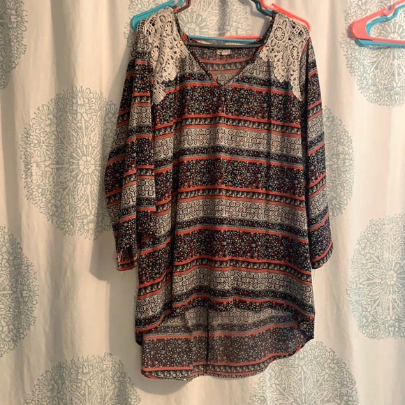 Eyeshadow Tops - Beautiful top